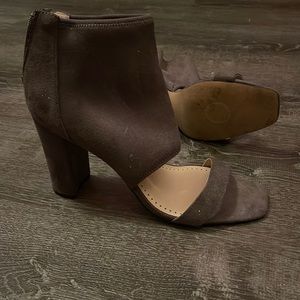 Gray Heels